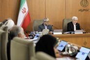 عارف: داوطلب تحریم نیستیم/ دولت ثبات را به بازار ارز باز می گرداند