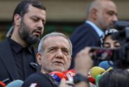 پزشکیان بر شناسنامه‌دار کردن کالاها به عنوان راه نجات اقتصاد از قاچاق و احتکار تاکید کرد