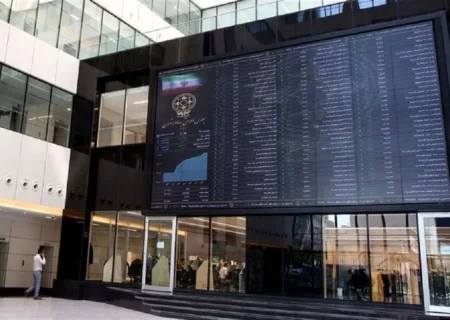 بورس به رشد ۳۷۰۰ هزار واحدی رضایت داد