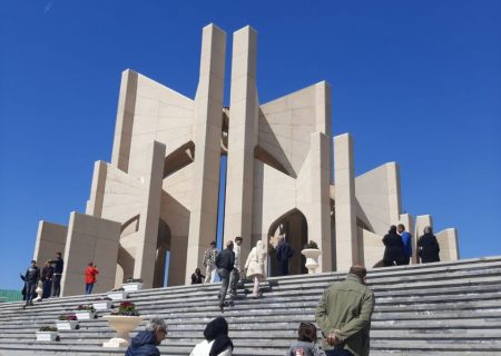 آغوش گرم مقبره الشعرای تبریز برای گردشگران نوروزی