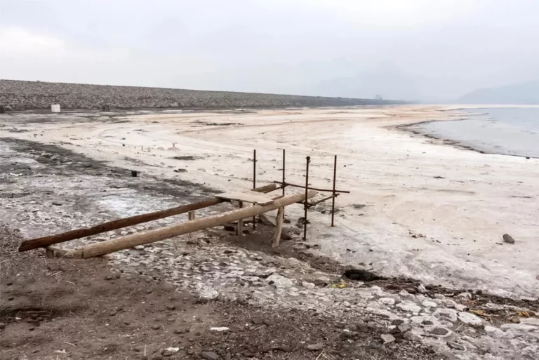 دریاچه اورمیه همچنان در بحران خشکی
