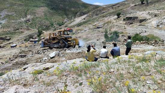 احداث جاده بین مزارع در ۲۲ روستای ورزقان و خاروانا توسط مس سونگون