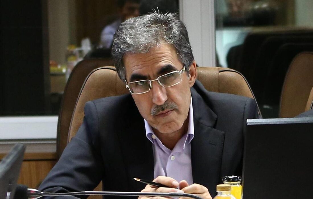 واردات پارچه‌هایی که تولید داخل دارد، باید متوقف شود