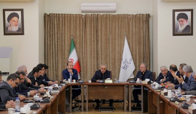 آغاز ساخت ۱۴۴۰ مگاوات نیروگاه برق خورشیدی در آذربایجان شرقی
