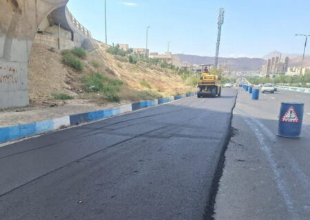 آغاز آسفالت رویه ضلع جنوبی اتوبان پاسداران توسط شهرداری منطقه ۵