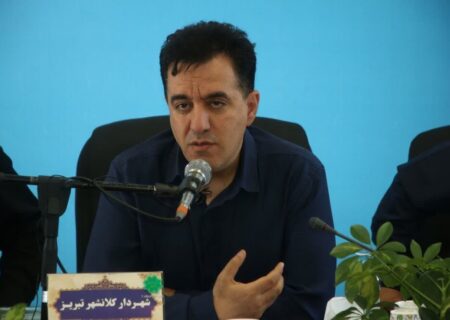 خرید ۵ دستگاه جاروب مکانیزه خدمات شهری/ آسفالت و ساخت المان ورودی غرب شهر آغاز می‌شود