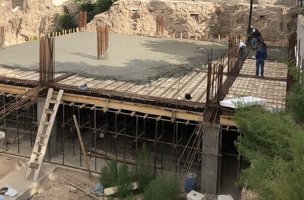 بتن ریزی سقف اول در پروژه مجتمع تجاری، خدماتی راستهکوچه