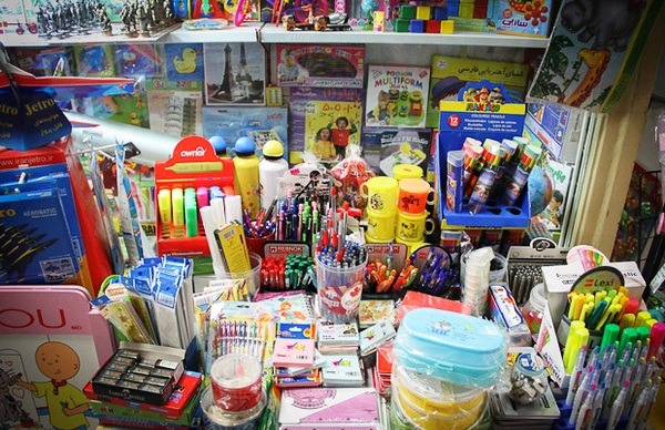 فروشندگان اجباری نوشت افزار به دانش‌آموزان جریمه می‌شوند