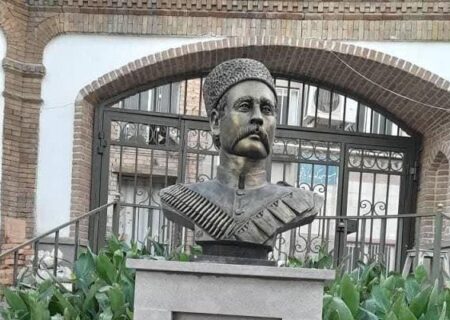 نصب تندیس ستار خان در خانه تاریخی نیکدل