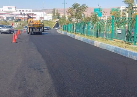 پیشرفت ۷۰ درصدی بهسازی بلوار دکترحسابی با استفاده از سه هزار و ۱۰۰ تن آسفالت
