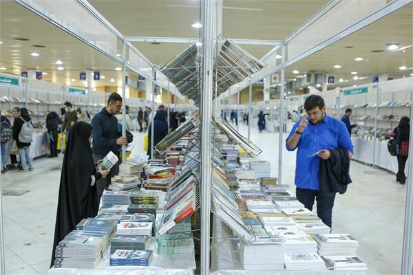 نمایشگاه کتاب تبریز؛ از رویدادی پربازدید تا تعطیلی چندساله