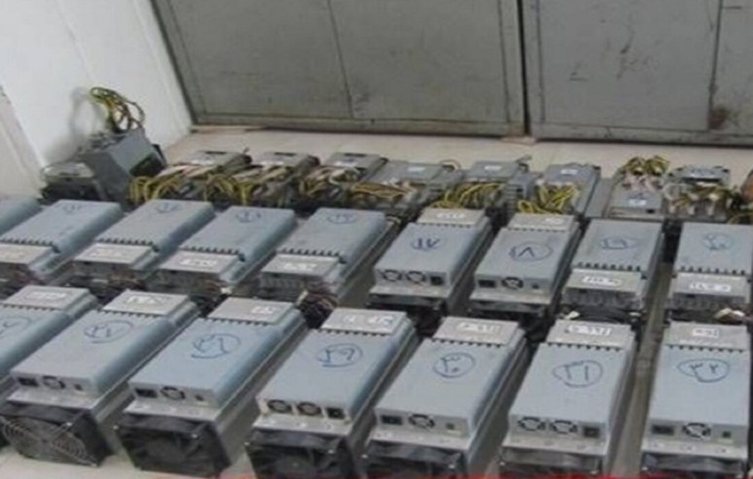 کشف ۳۸۵ ماینر قاچاق از انبار یک کارخانه