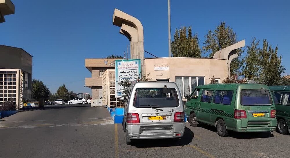 خدمات دهی سازمان تاکسیرانی تبریز به دانشجویان با بهرهگیری از تاکسی های ون