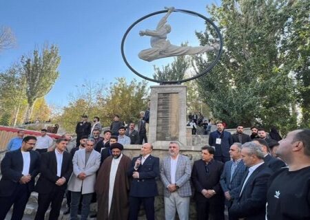 رونمایی از تندیس استاد اسماعیل ملک‌جهانی در پارک ائل‌گؤلی تبریز