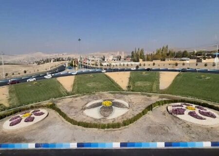 فرش گل، زیر پای ساکنان خاوران؛ تلفیقی از رنگ و آرامش در فصل برگ‌ریزان