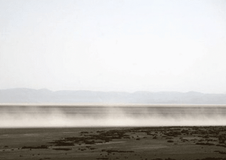 نفس‌های شمرده در حاشیه دریاچه اورمیه