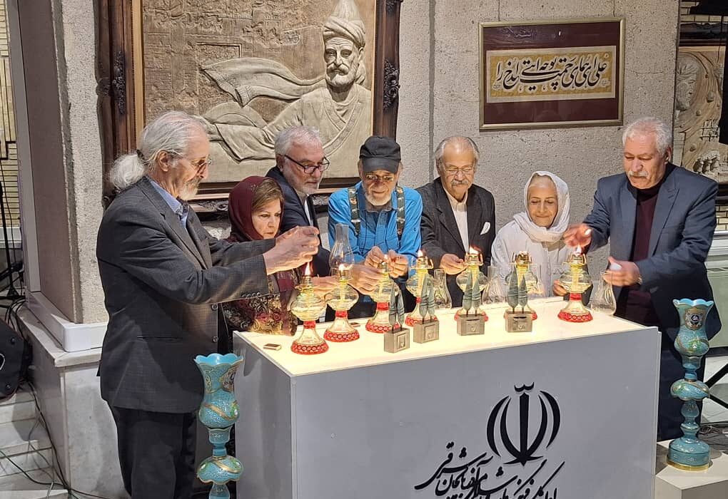 چراغ افتتاح جشنواره استان‌های کشور در تبریز روشن شد
