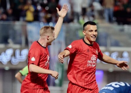 تراکتور به گل‌گهر رحم نکرد/ اسکوچیچ میزبان را در کویر به چارمیخ کشید