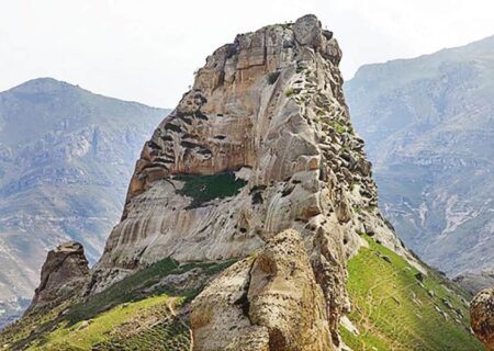 ایمن‌ سازی دسترسی عمومی به قلعه تاریخی دو هزار و ۵۰۰ ساله