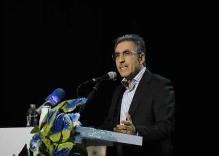 رئیس کمیسیون صنایع مجلس: مسؤولان به‌جای تشویق، صادرکنندگان را تنبیه می‌کنند