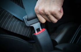 بستن کمربند ایمنی تا ۷۰٪ آسیب‌های سر و سینه را کاهش می‌دهد