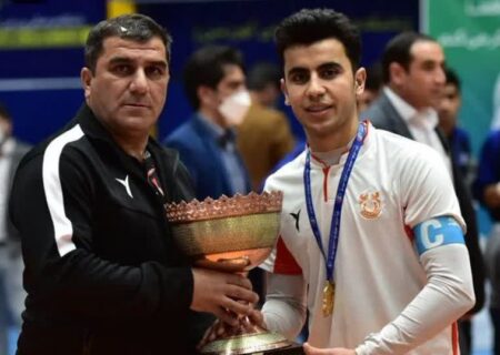 آزادی یک زندانی غیرعمد در اورمیه با همت یک فوتسالیست خیّر و مشارکت بازاریان