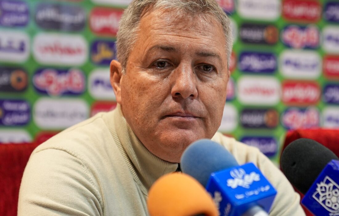 چادرملو از ابتدای بازی وقت تلف میکرد/ جو استادیوم عالی بود