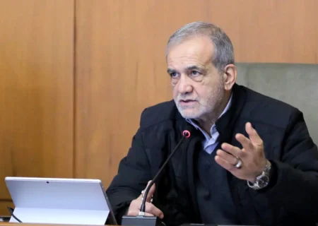 تمام نارسایی‌ها را می‌توان با اتکا به ذهن خلاق نوجوانان و جوانان به نتیجه رساند