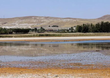 ضرورت تامین فوری حقابه تالاب بین‌ المللی قورو گول/ وضعیت تالاب بسیار نگران کننده است