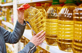 کمبود روغن و جهش قیمت‌ها/ تولیدکنندگان خواستار تعیین تکلیف ارز شدند