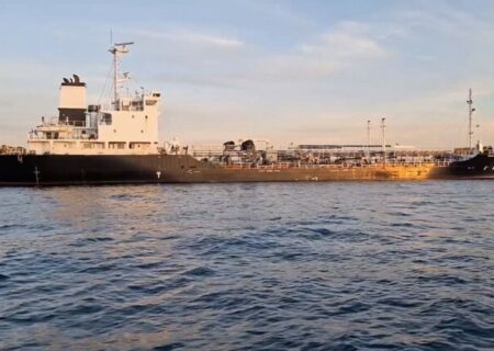 توقیف کشتی حامل ۴ میلیون لیتر سوخت قاچاق در خلیج فارس