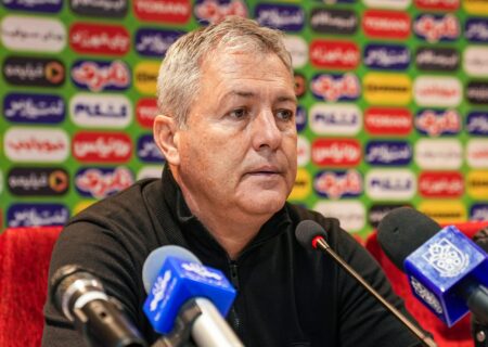 تراکتور از جنگ برای قهرمانی دست برنمی‌دارد/ تیم من قوی‌تر از داور است