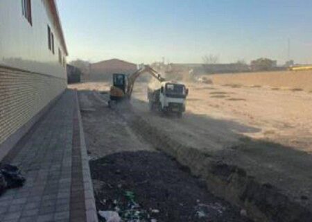 تدوام عملیات احداث زمین چمن مصنوعی راه آهن