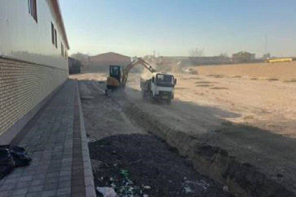 تدوام عملیات احداث زمین چمن مصنوعی راه آهن