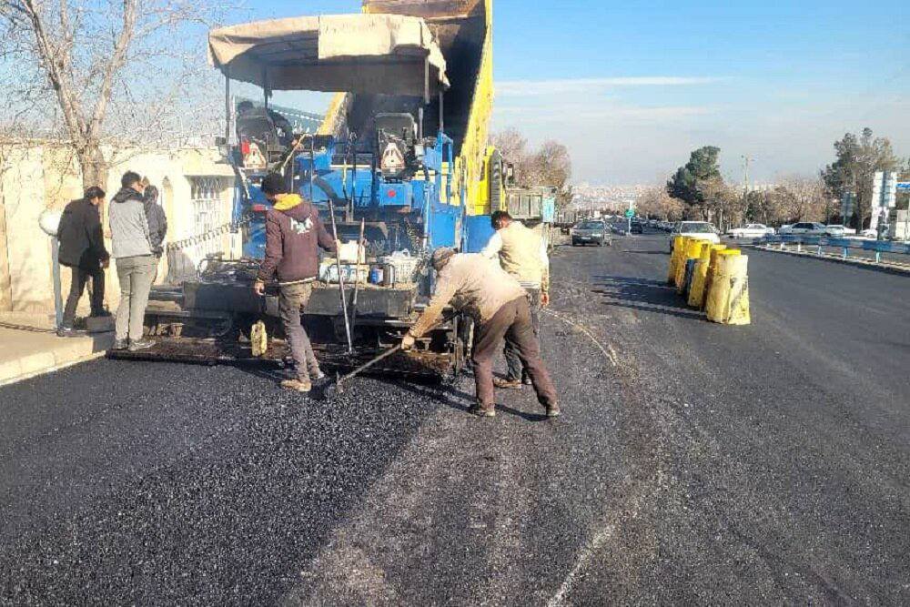 آسفالت ریزی ۳۷۲ هزار و ۷۷ تنی از ابتدای سال جاری در تبریز