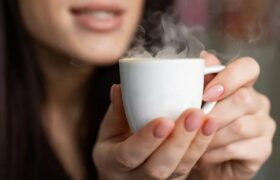 کسانی که چای و قهوه را داغ می‌نوشند بخوانند