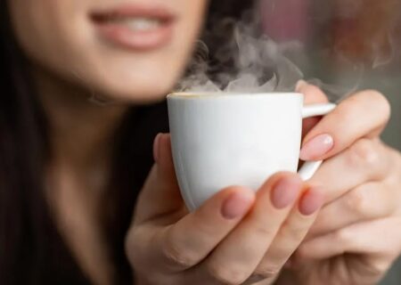 کسانی که چای و قهوه را داغ می‌نوشند بخوانند