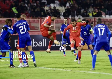 استقلال تنها با یک خارجی مقابل تراکتور