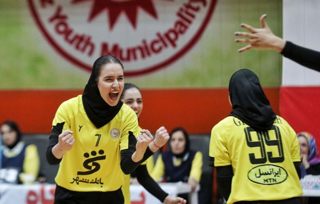 برد مقتدرانه دختران والیبالیست تبریزی برابر صدرنشین