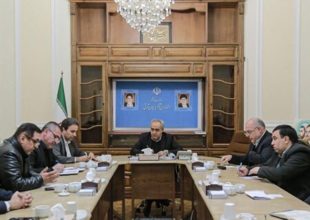 گفت‌وگوی بی‌واسطه با بازار، راهبرد اصلی دولت است