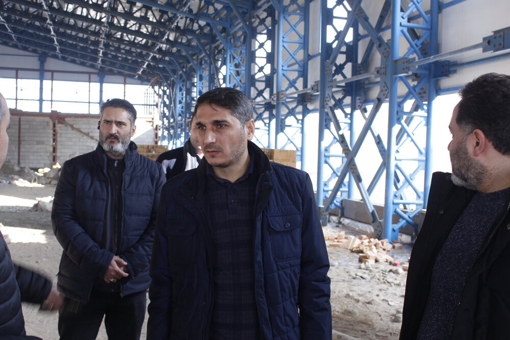 تداوم احداث سالن چندمنظوره ورزشی یاغچیان بدون تعطیلی