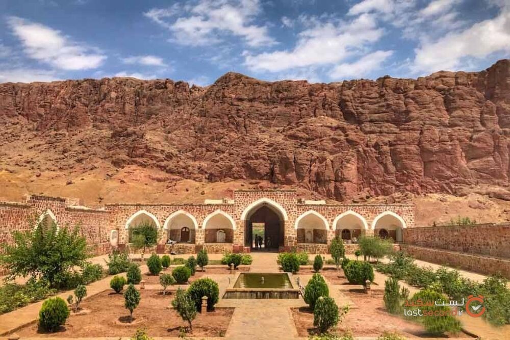 مرمت و بهسازی کاروانسرای تاریخی خواجه‌نظر در ایستگاه پایانی