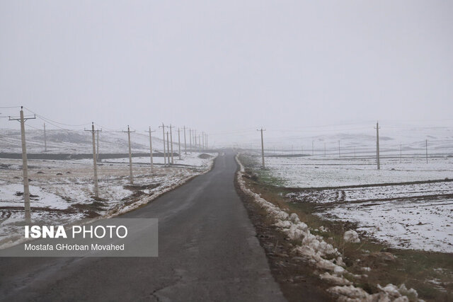 تداوم بارش برف در جاده‌های آذربایجان‌شرقی