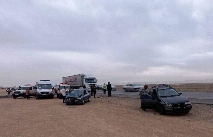 تصادف زنجیره‌ای ۳۰ خودرو در آزادراه زنجان-تبریز با ۲۱ مصدوم