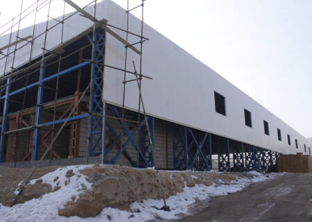 احداث سالن چندمنظوره ورزشی یاغچیان در مرحله اجرای دیوار پیرامون