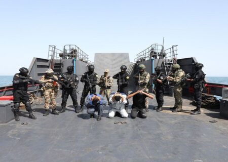 تمرین آزادسازی کشتی ربوده شده در رزمایش مرکب دریایی نیروهای دریایی ایران و روسیه