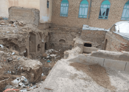 انتقاد دادستان عجب‌شیر از بی‌توجهی به حمام تاریخی شیشوان