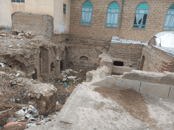 انتقاد دادستان عجب‌شیر از بی‌توجهی به حمام تاریخی شیشوان