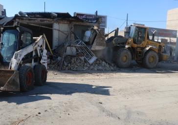 تخریب ۵ باب مغازه در جاده تهران/ ۹۵ درصد باند کندرو محدوده منطقه ۵ آزادسازی شد