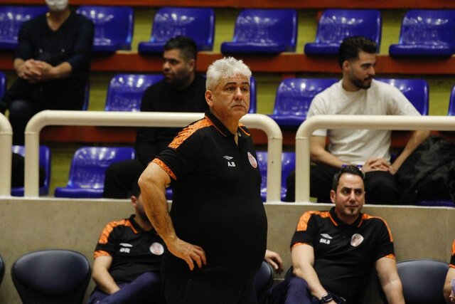 منتظر برطرف شدن مشکلات مالی هستیم